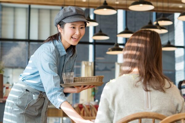 ★勉強をメインの仕事とすると学生さんはダブルワークやトリプルワークをしている★　美容整体　ホワイトニング　ドームサウナ　美容矯正専門店　Wemias(ウェミアス)