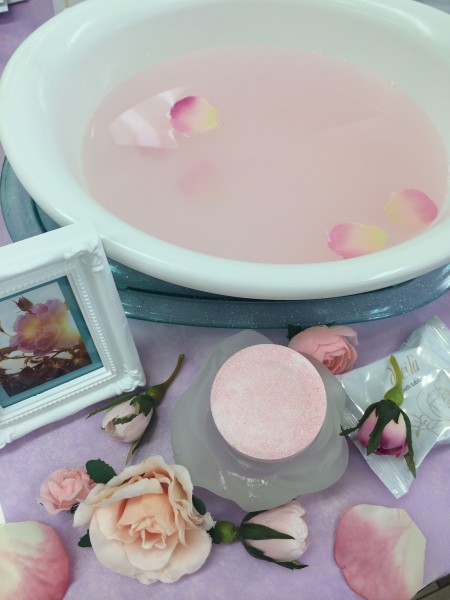 薔薇の花びらいっぱいのお風呂に入っているかのような薔薇風呂炭酸入浴剤 キレイ叶う Luminous My夢