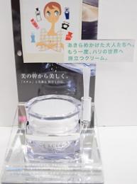  本日は、美容部員さんの「この時期におススメの一品」をご紹介します